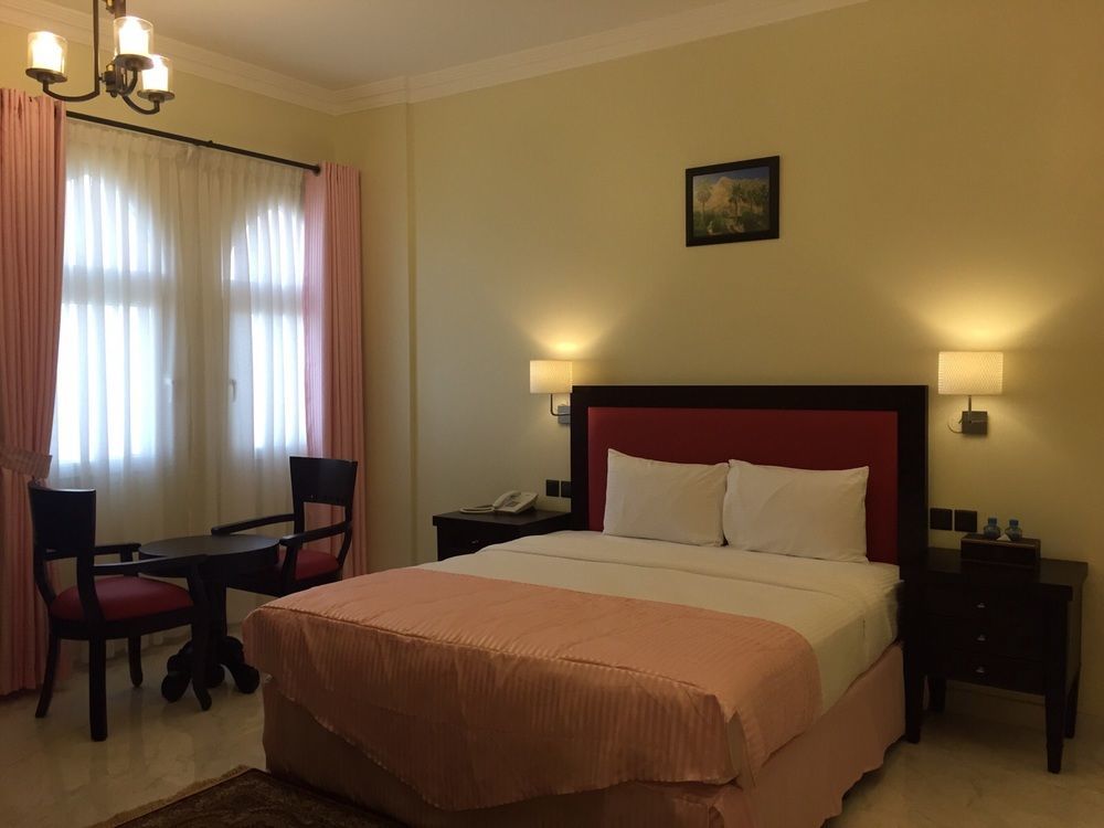 Remas Hotel Suites - Al Khoudh, Seeb, Muscat Luaran gambar