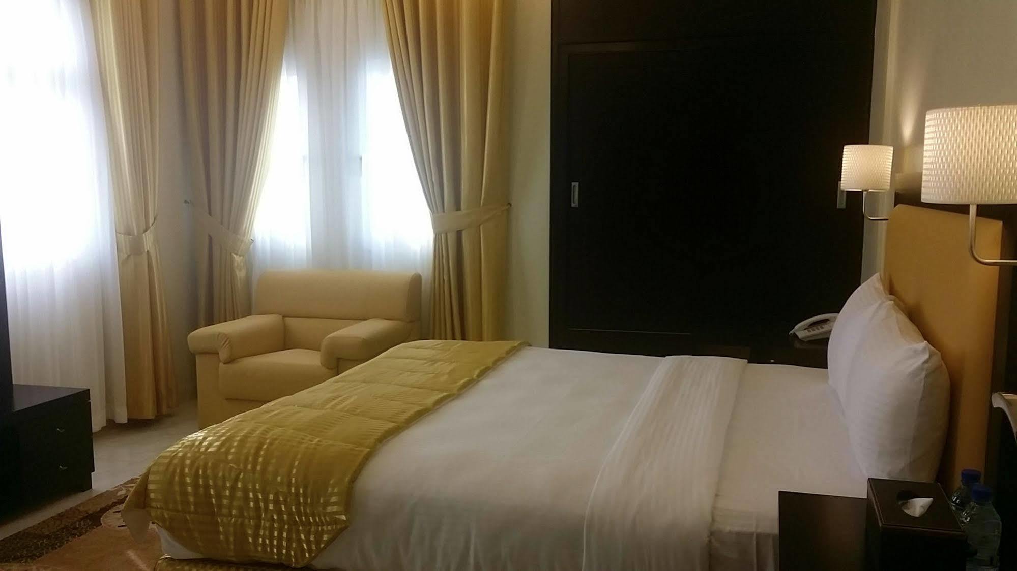 Remas Hotel Suites - Al Khoudh, Seeb, Muscat Luaran gambar